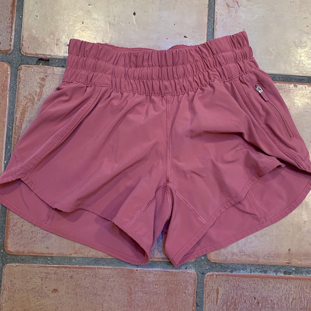 Lululemon Tracker V shorts pink size 4